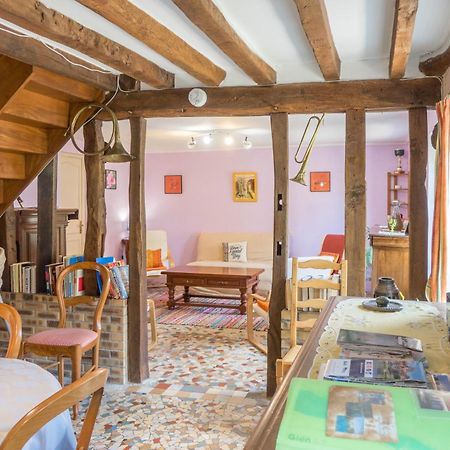 Chantilly ,Petit Dejeuner Et Table D'Hotes Possible Noyers  Zewnętrze zdjęcie