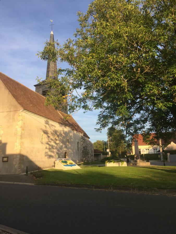 Chantilly ,Petit Dejeuner Et Table D'Hotes Possible Noyers  Zewnętrze zdjęcie