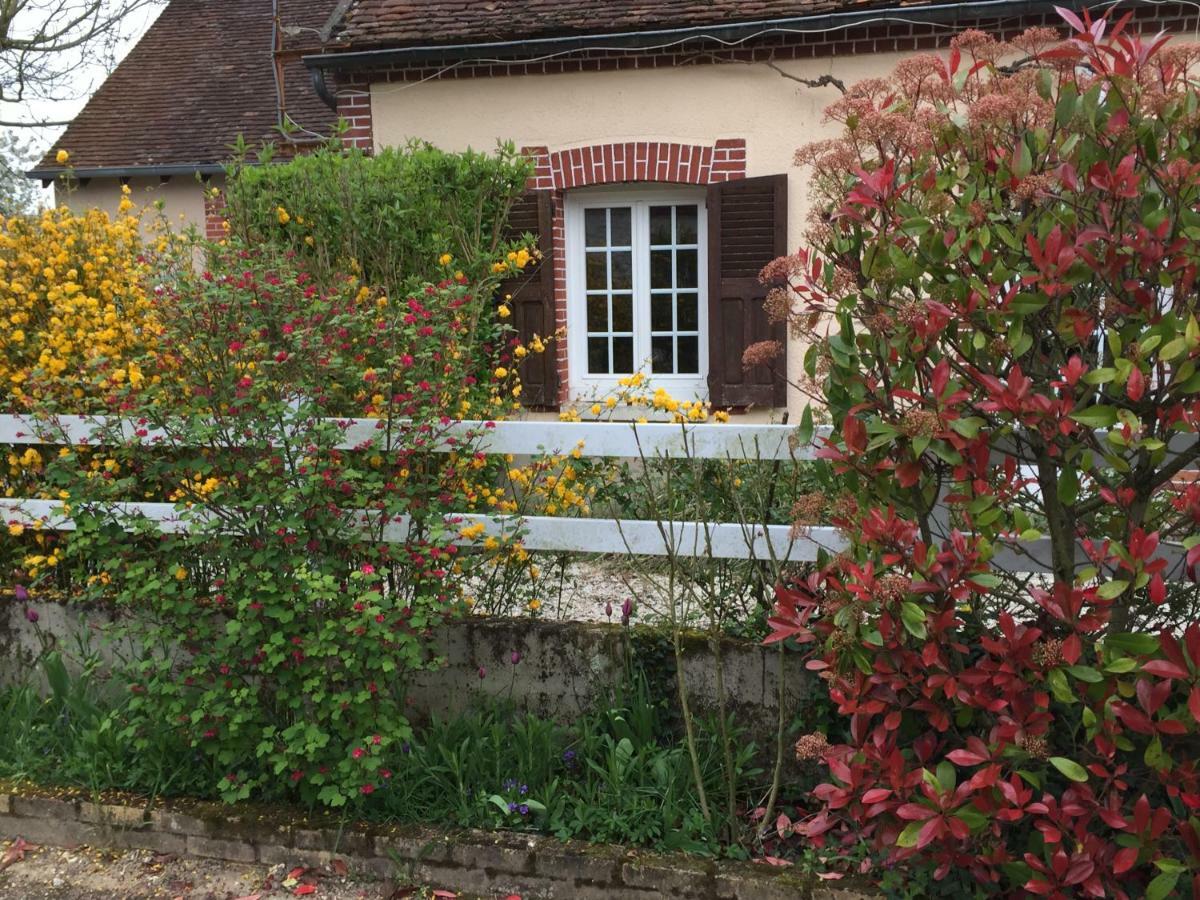 Chantilly ,Petit Dejeuner Et Table D'Hotes Possible Noyers  Zewnętrze zdjęcie